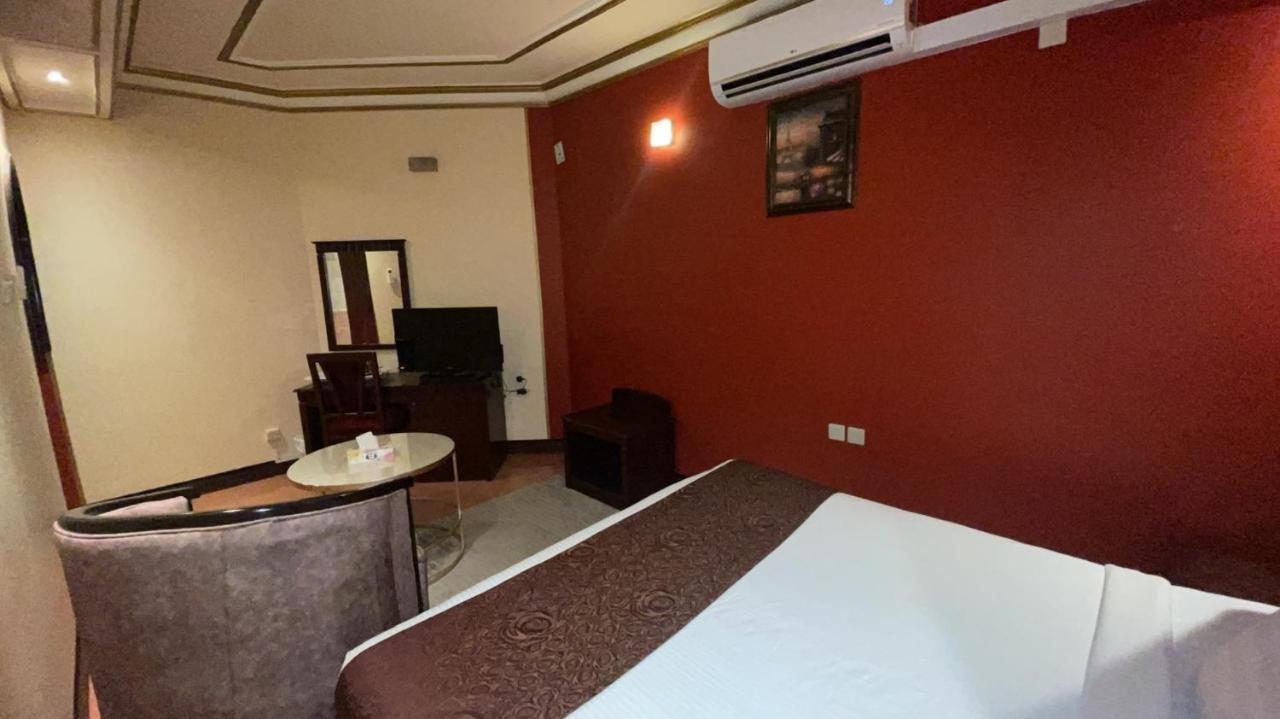 Al Mansour Grand Hotel Hafar Al-Batin Bagian luar foto