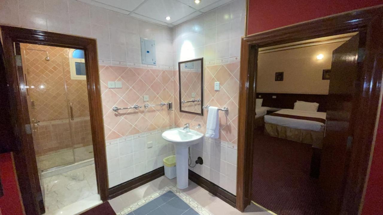 Al Mansour Grand Hotel Hafar Al-Batin Bagian luar foto